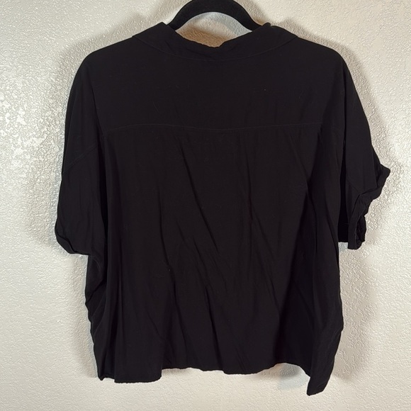Lularoe Black Boxy Button Down Camp Shirt Size Medium - Picture 5 of 7